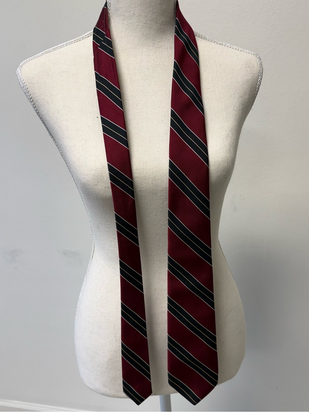 👔 Vintage Italian Silk Tie – Red Striped – Classic Business Style 👔